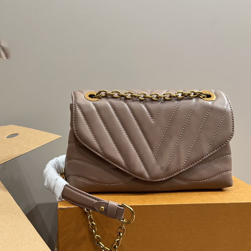 Crossbody Bag Women wave chain Handbag Flap Axillary Shoulder Bag Genuine Leather Plain Wallets High Quality Fashion Handbags Purse
Crossbody Bag Women wave chain Handbag Flap Axillary Shoulder Bag Genuine Leather Plain Wallets High Quality Fashion Handbags Purse