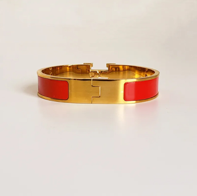 Hot Sales Luxury Designer Classic 18K Gold Plated Gold Bracelet Simple Comfortable Couple Style Festive Gift With Gift Box
Hot Sales Luxury Designer Classic 18K Gold Plated Gold Bracelet Simple Comfortable Couple Style Festive Gift With Gift Box