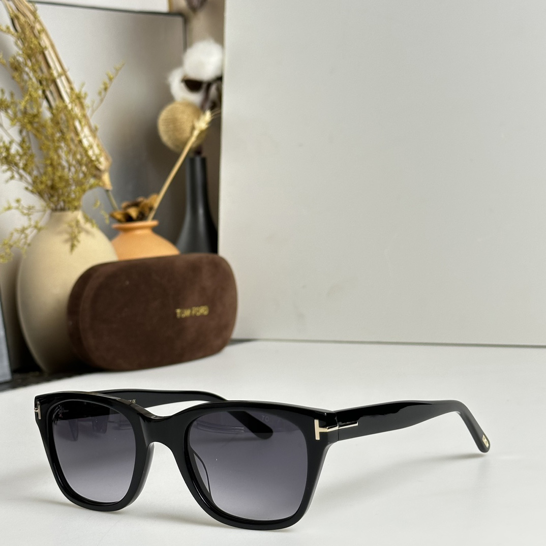 New TOMFORD Sunglasses High Beauty Plate Glasses for Men and Women Street Shooting Designer UV Resistant Sunglasses
New TOMFORD Sunglasses High Beauty Plate Glasses for Men and Women Street Shooting Designer UV Resistant Sunglasses
