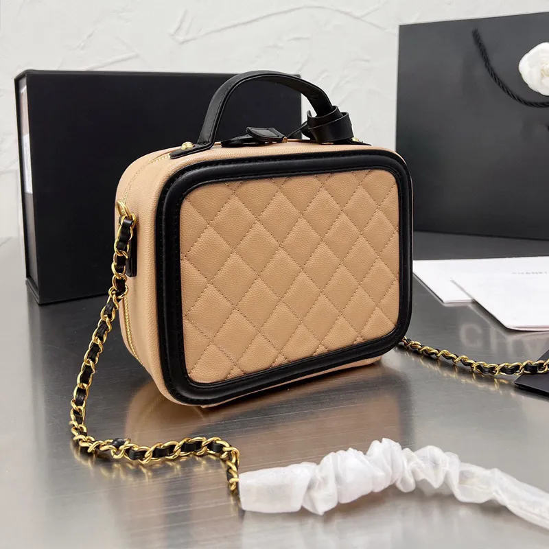 Designer Channel New Box Makeup Bag Caviar Luggage Bag Gold Chain Lady Luxury Brand Fashion Shoulder Handbag Crossbody Handbag Handbag Purse Brown Black 20CM, Pink
Designer Channel New Box Makeup Bag Caviar Luggage Bag Gold Chain Lady Luxury Brand Fashion Shoulder Handbag Crossbody Handbag Handbag Purse Brown Black 20CM, Pink