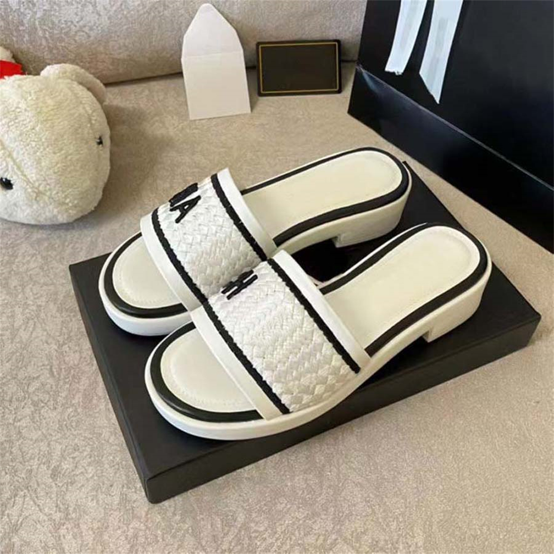 Luxurys Shoes brand Slipper slides For Women Fashion Classic black sandals Heatshoes Platform Gear Bottoms Beach lightweight slippers resorts
Luxurys Shoes brand Slipper slides For Women Fashion Classic black sandals Heatshoes Platform Gear Bottoms Beach lightweight slippers resorts