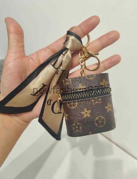 Creativity Presbyopia Car Keychain Coin Purse Pendant Charm Jewelry Keyring Holder PU Leather Flower Grid Designer Metal Key Chain