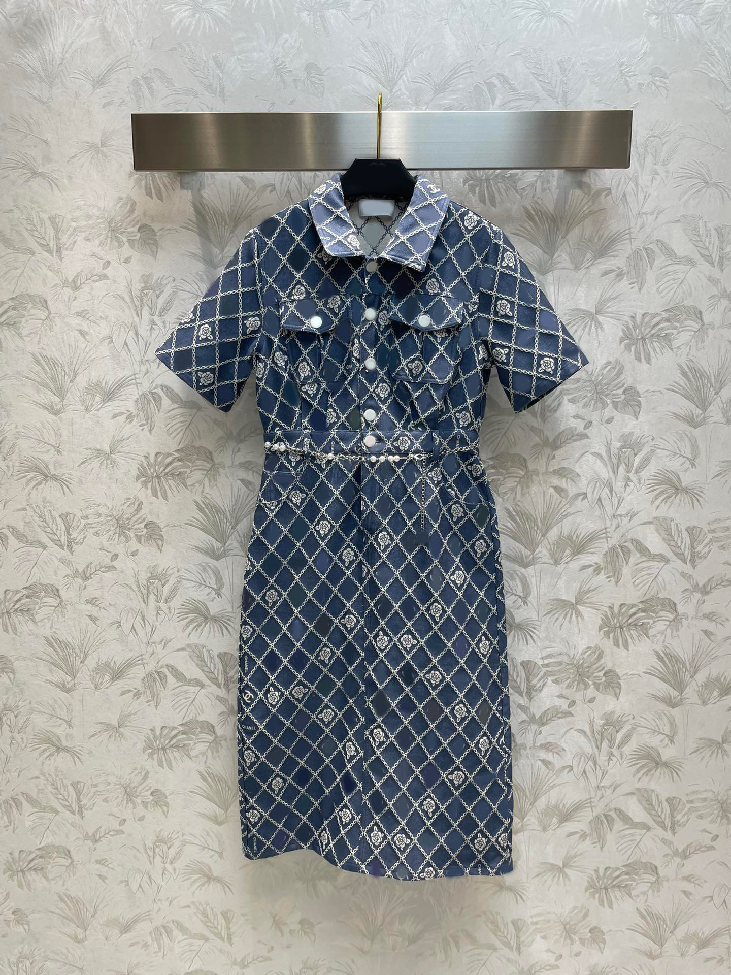 2023 Designer Round Neck Single Breasted Button Dress With Pearl Belt Women Summer Short Sleeve Casual Elegant Dresses, Blue
2023 Designer Round Neck Single Breasted Button Dress With Pearl Belt Women Summer Short Sleeve Casual Elegant Dresses, Blue