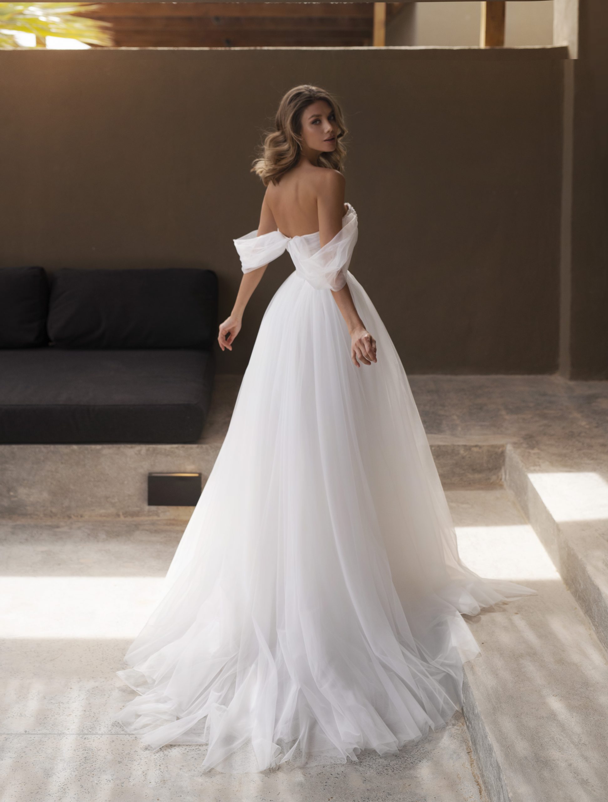 Boho A Line Dresses For Bride Off Shoulder Wedding Dress Pearls Sweetheart Tulle Designer Bridal Gowns 0515