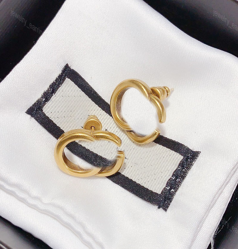 Mens Small Stud Earings Designer Jewelry Gold Double Letter Earring for Women Letter Men Luxurys G Earring Gold Studs 925 Silver Hoops Orecchini Uomo with Box
Mens Small Stud Earings Designer Jewelry Gold Double Letter Earring for Women Letter Men Luxurys G Earring Gold Studs 925 Silver Hoops Orecchini Uomo with Box