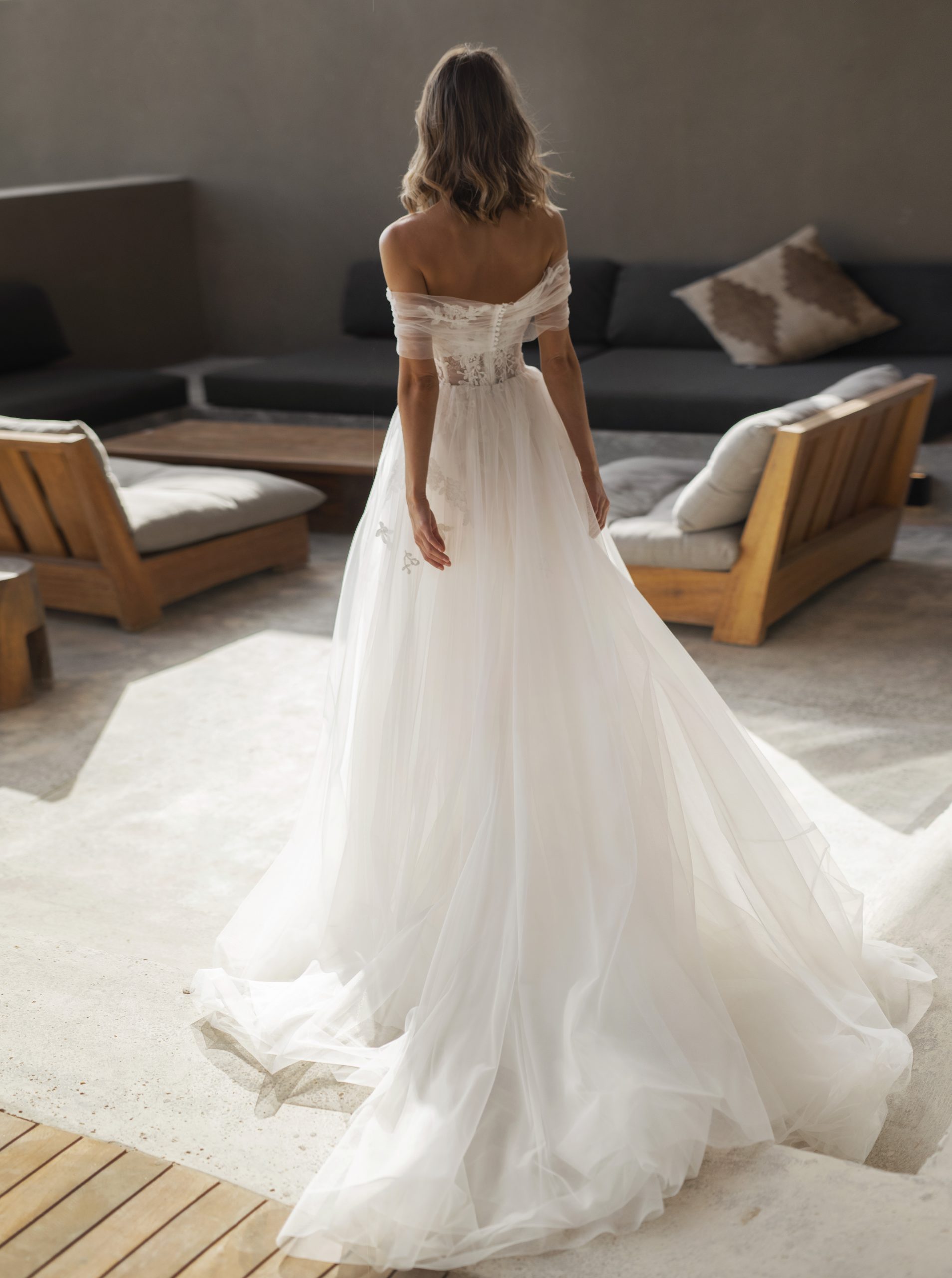 Fashion A Line Dresses For Bride Off Shoulder Wedding Dress Lace Appliques Tulle Designer Bridal Gowns