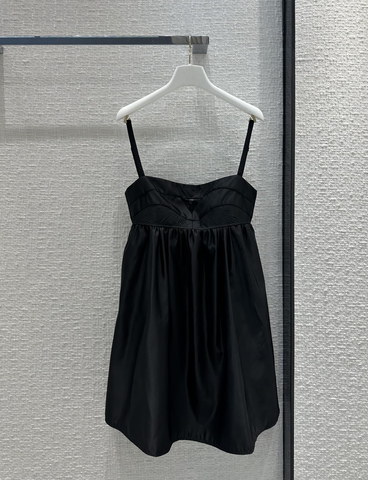 Milan Runway Dress 2023 New Summer Autumn Spaghetti Strap Fashion Designer Dresses Brand Same Style Dress 0703-10, Black
Milan Runway Dress 2023 New Summer Autumn Spaghetti Strap Fashion Designer Dresses Brand Same Style Dress 0703-10, Black