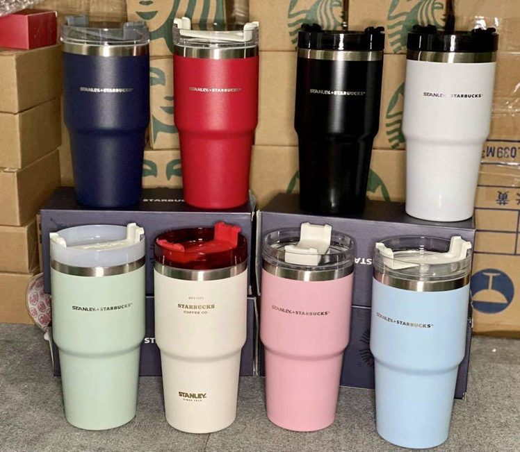 Starbucks and Stanley mug co-branded 20oz Tumbler stainless steel straw vehicle-mounted American cup large-capacity desktop cup office 0703, Multi-color
Starbucks and Stanley mug co-branded 20oz Tumbler stainless steel straw vehicle-mounted American cup large-capacity desktop cup office 0703, Multi-color