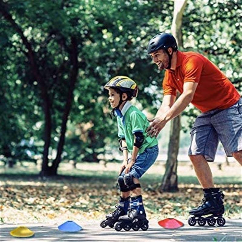 Balls Set of 50 Agility Soccer Cones With Carry Bag Disc And Holder For Training Football Kids Sports Field Cone Markers 230703