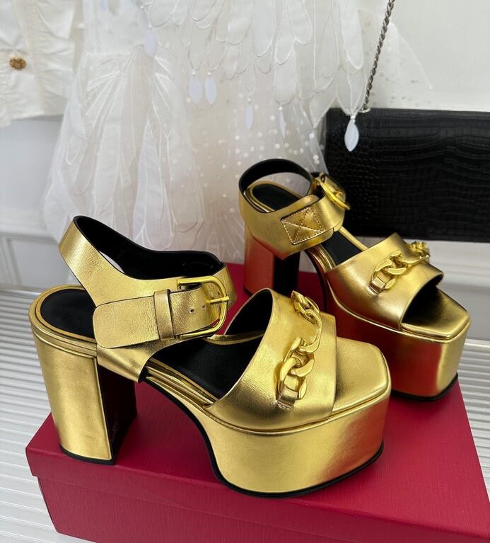 The latest women's sandals, thick heels, thick soles. Toes, round ankles, broadband, mouth, chain decoration, work clothes, banquet matching size 35-41 boxes