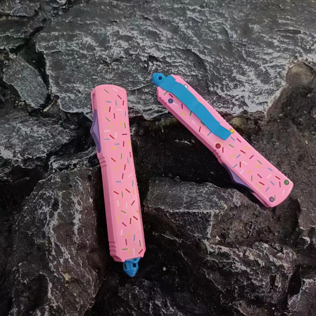 H7641 Automatic Tactical Knife D2 Blued Blade Pink Aviation Aluminum Handle Outdoor Camping Hiking Survival Tactical Knives with Nylon Bag
H7641 Automatic Tactical Knife D2 Blued Blade Pink Aviation Aluminum Handle Outdoor Camping Hiking Survival Tactical Knives with Nylon Bag