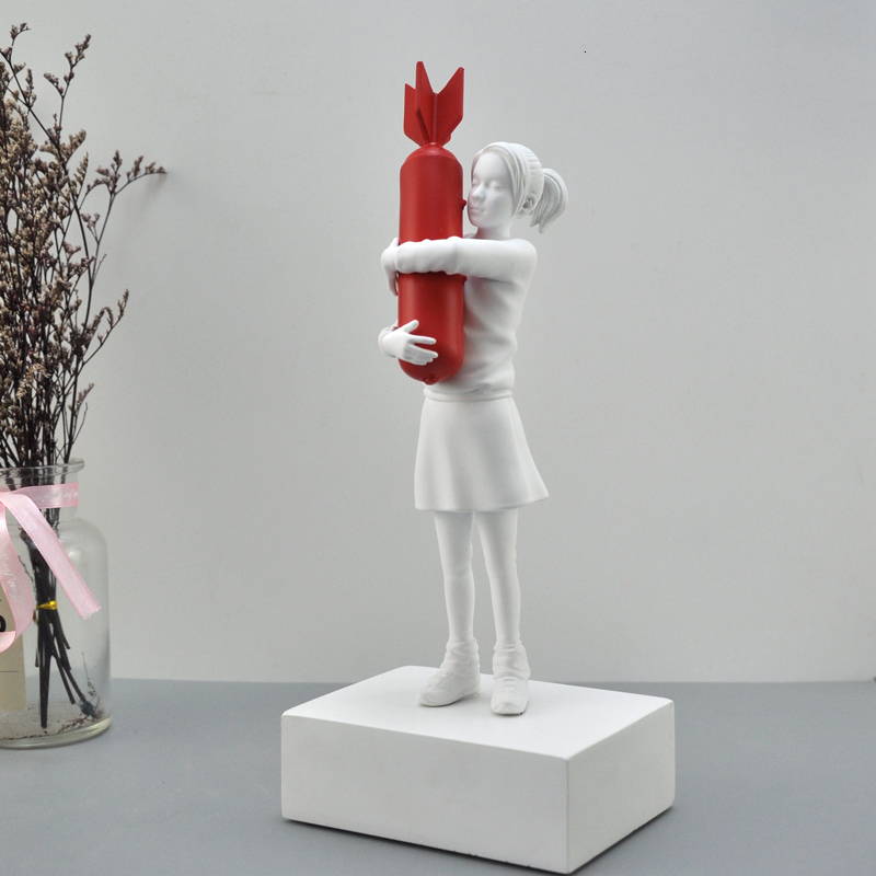 Decorative Objects Figurines Banksy Hugging Bomb Girl Decor Statue Hugged Peace Resins Sculpture Decoration LivingRoom Bedroom Bookcase Mesa Decoratio