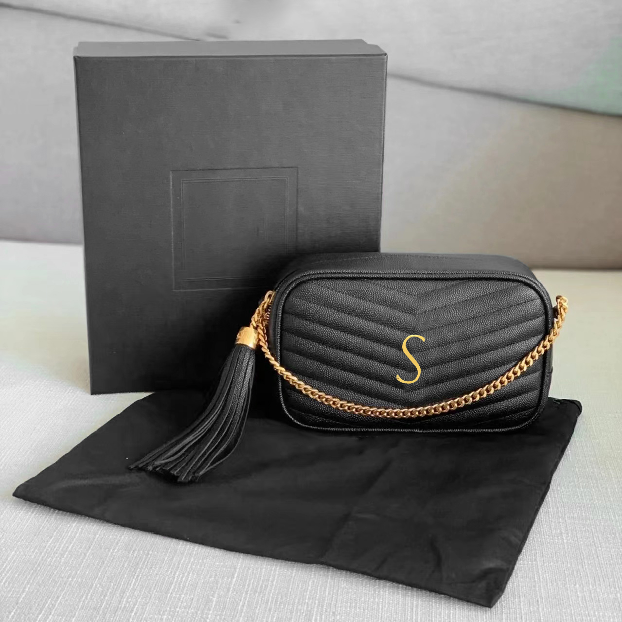 LOU LOU caviar camera tassel shoulder Bag Genuine Leather chain strap handbags Luxury Designer totes Women's mens quilted Cross body Bags fashion clutch purse, Red black
LOU LOU caviar camera tassel shoulder Bag Genuine Leather chain strap handbags Luxury Designer totes Women's mens quilted Cross body Bags fashion clutch purse, Red black