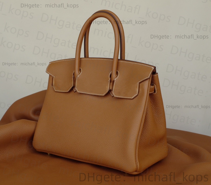 10A Tote Bag Top Mirror Quality 1:1 Honey Wax Hand Sewn Luxury Women Handbag Gold and Silver Lock Designer Bag Side Serial Number with box, Pewter real leather
10A Tote Bag Top Mirror Quality 1:1 Honey Wax Hand Sewn Luxury Women Handbag Gold and Silver Lock Designer Bag Side Serial Number with box, Pewter real leather