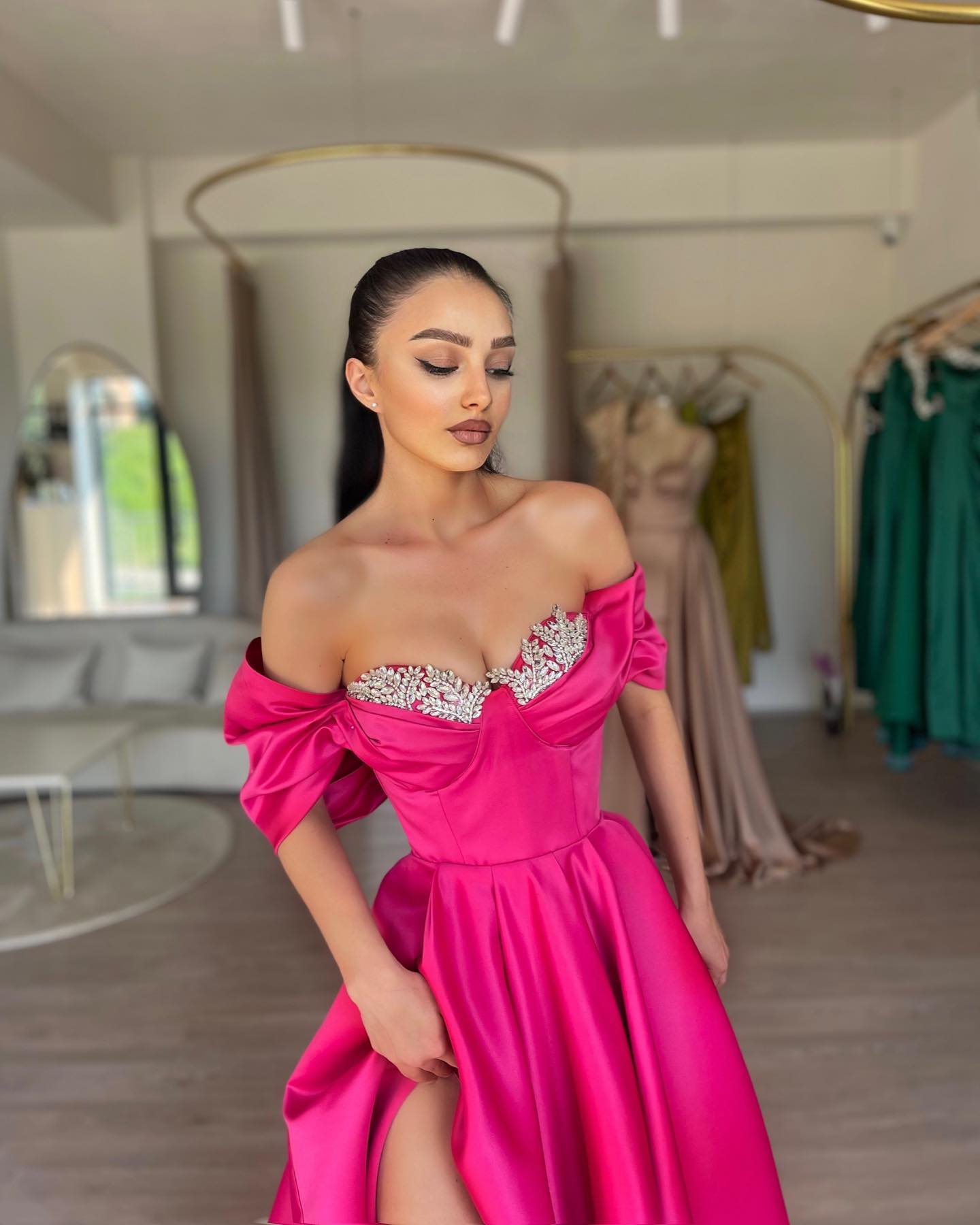 Fashion Rosy Pink Prom Dresses Off Shoulder Beads Collar Evening Gowns Pleats Slit Formal Long Special Ocn Party Dress