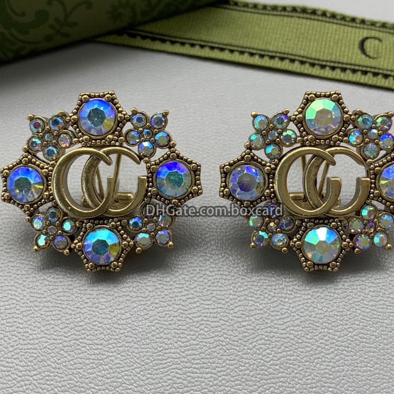Designer Diamond Earrings Studs Women Fashion Gold Rhinestone Earrings Earwear With Box Package Christmas Gift
Designer Diamond Earrings Studs Women Fashion Gold Rhinestone Earrings Earwear With Box Package Christmas Gift