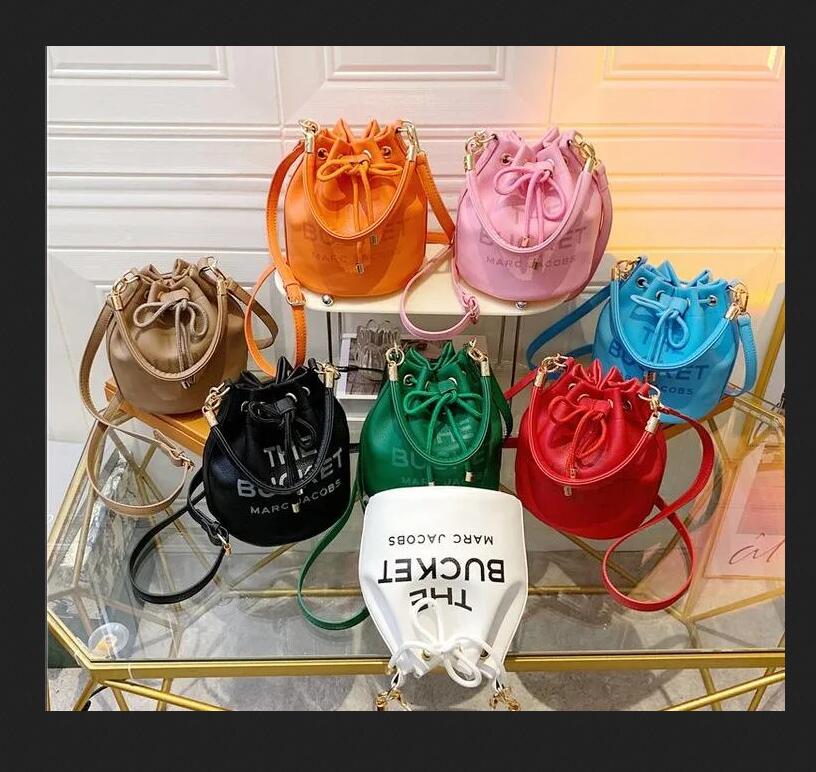 Classic pull closure the marc leather BUCKET bag Womens men handbag original Luxury tote Drawstring shoulder hot fashion Designer buckets 1678, Customize
Classic pull closure the marc leather BUCKET bag Womens men handbag original Luxury tote Drawstring shoulder hot fashion Designer buckets 1678, Customize