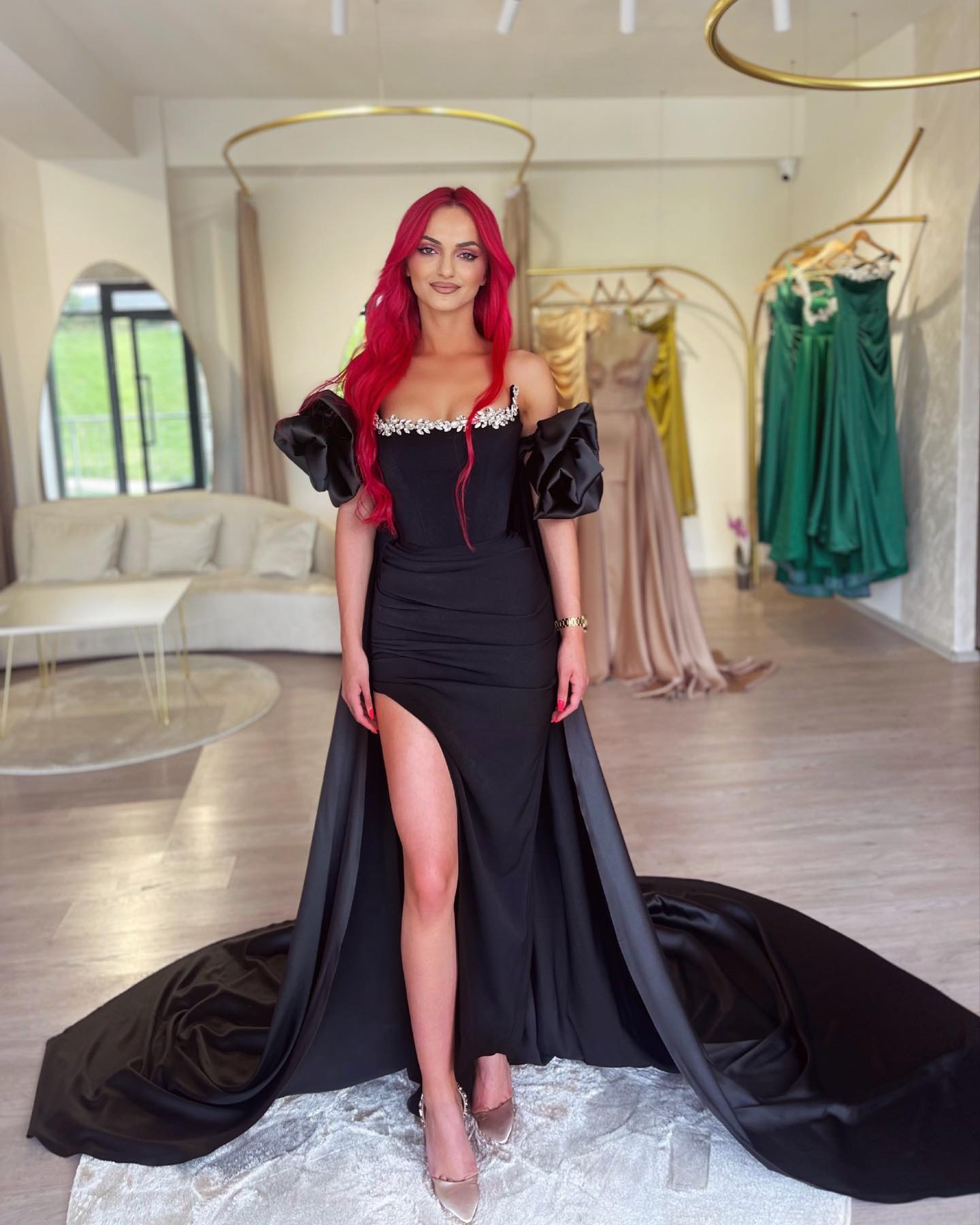 Fashion Black Prom Dresses Strapless Beads Collar Evening Gowns Puffy Sleeves Pleats Slit Formal Long Special Ocn Party Dress 0515