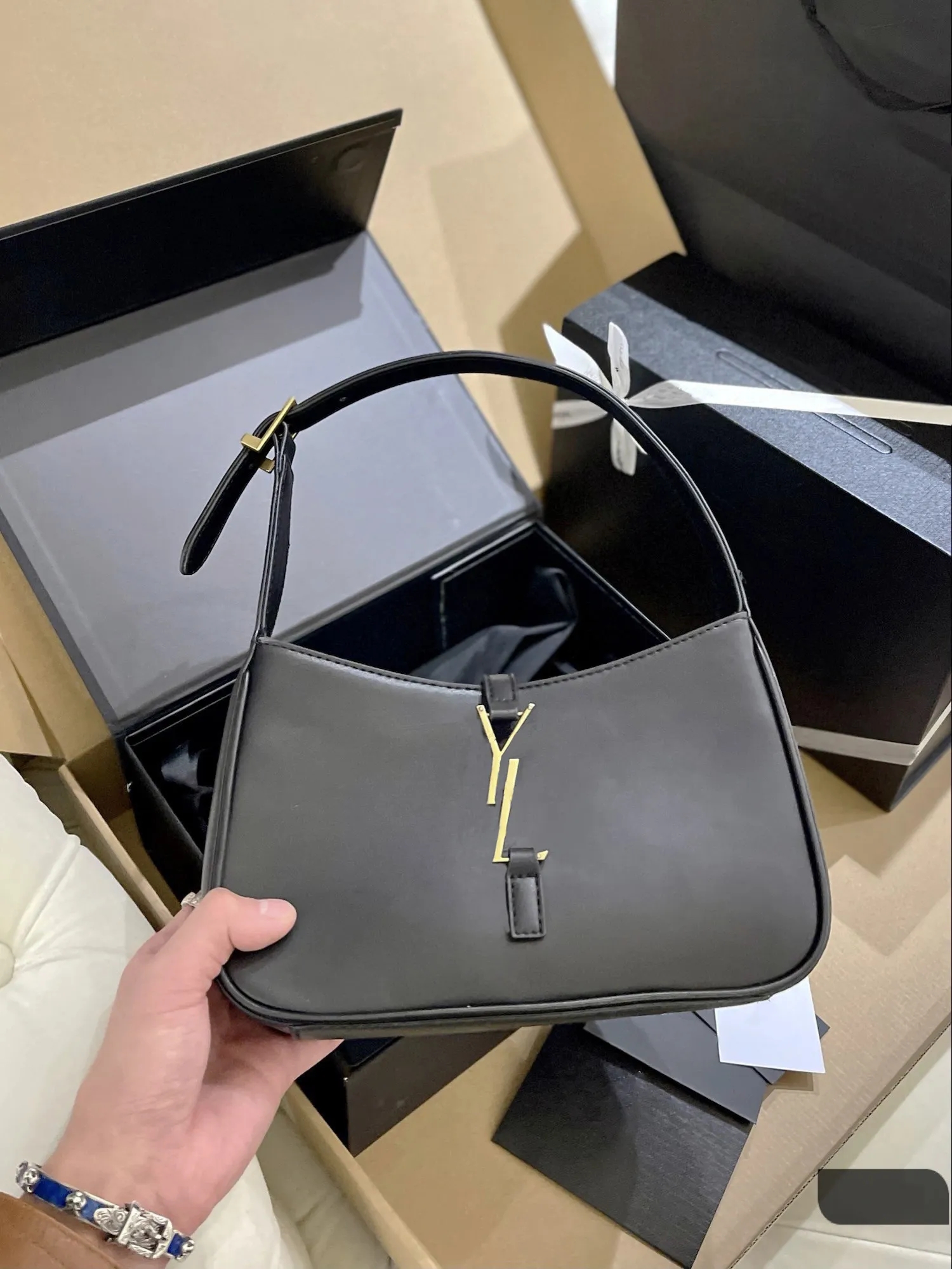 Designer Women's Hobo LE5A7 Handbag Shoulder Bag Adjustable Shoulder Strap Women's Handbag Wallet, No.21
Designer Women's Hobo LE5A7 Handbag Shoulder Bag Adjustable Shoulder Strap Women's Handbag Wallet, No.21