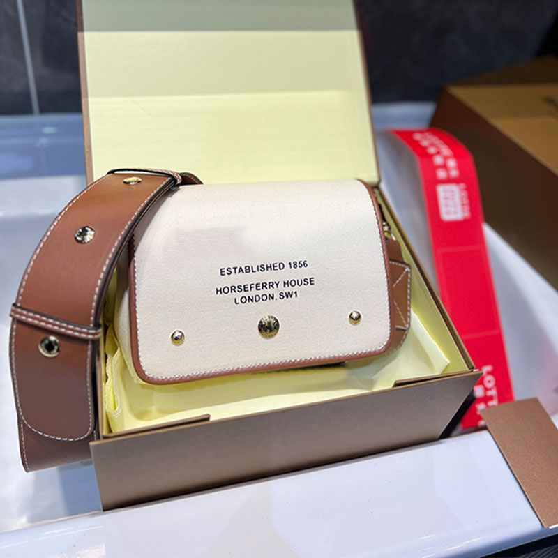 Leather check Postman Bag Women Flap Crossbody Bags Sheepskin Removable Zipper Coin Purse Fashion Letters Multiple Colors Handbags Purse
Leather check Postman Bag Women Flap Crossbody Bags Sheepskin Removable Zipper Coin Purse Fashion Letters Multiple Colors Handbags Purse