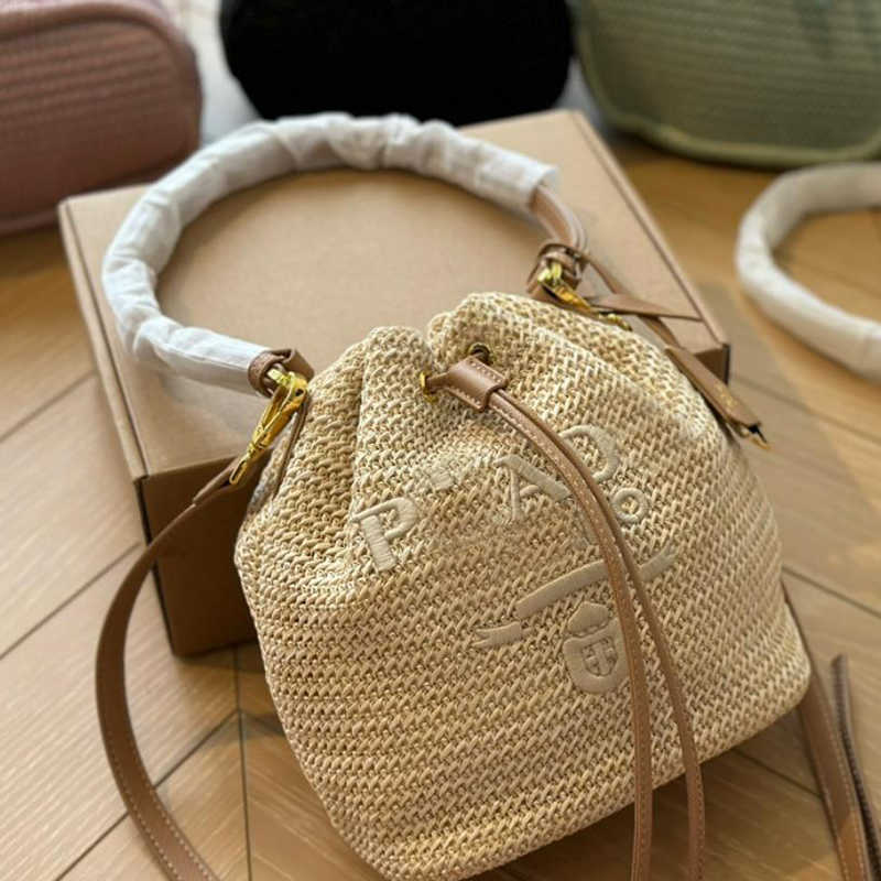 Designer bags Cross Body Bucket P's new Rafia grass woven portable beach bag shoulder bag Tote bag, Green
Designer bags Cross Body Bucket P's new Rafia grass woven portable beach bag shoulder bag Tote bag, Green