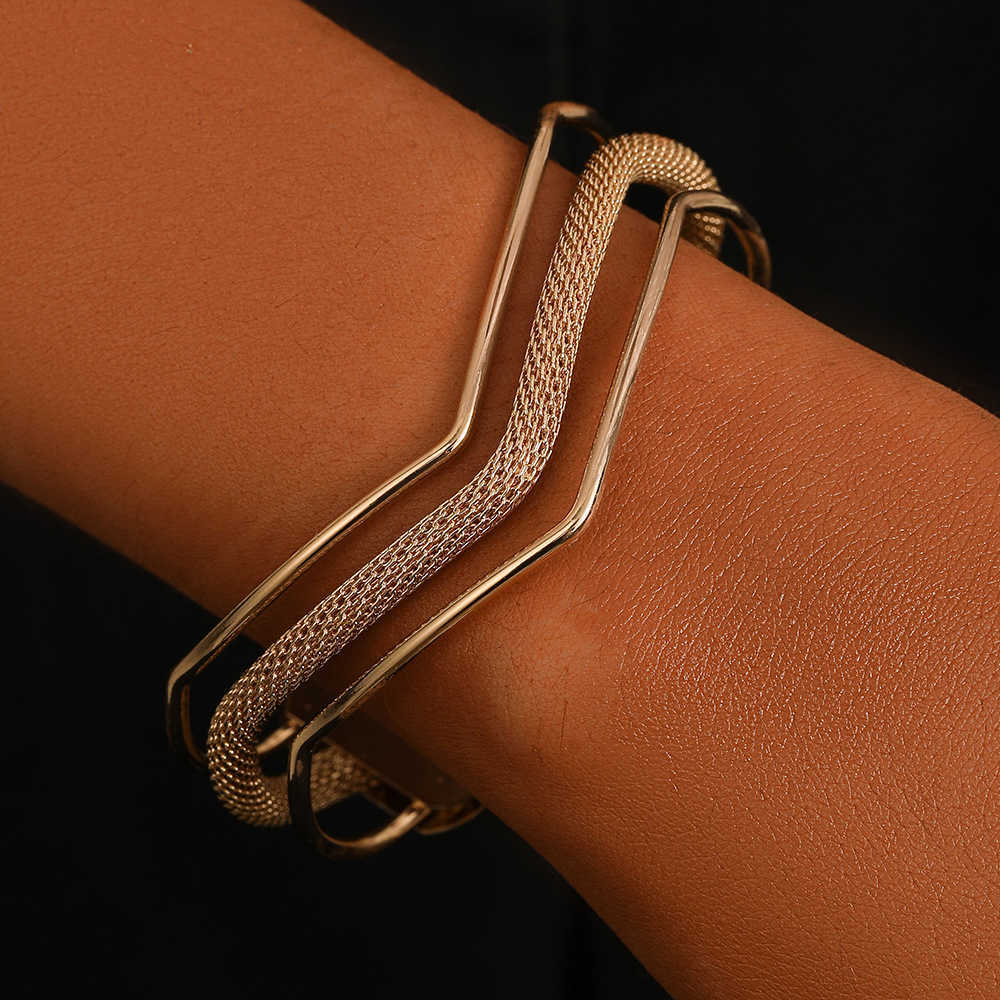 Wolf Tide V-shaped 3 Layers Hollow Bangle Bracelet For Women Open Cuff Adjustable Fashion Personality Exit Trend High Grade Gold Color Metal Mesh Chai