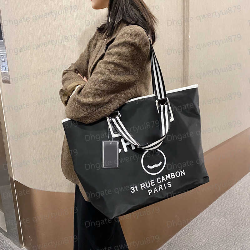 Luxury designer Bag Beach Bags Women Handbags Silk Nylon Bags Leisure Letter Tote toteBag Black Color Large Capacity Fashion Shoulder Bags qwertyui879, White
Luxury designer Bag Beach Bags Women Handbags Silk Nylon Bags Leisure Letter Tote toteBag Black Color Large Capacity Fashion Shoulder Bags qwertyui879, White