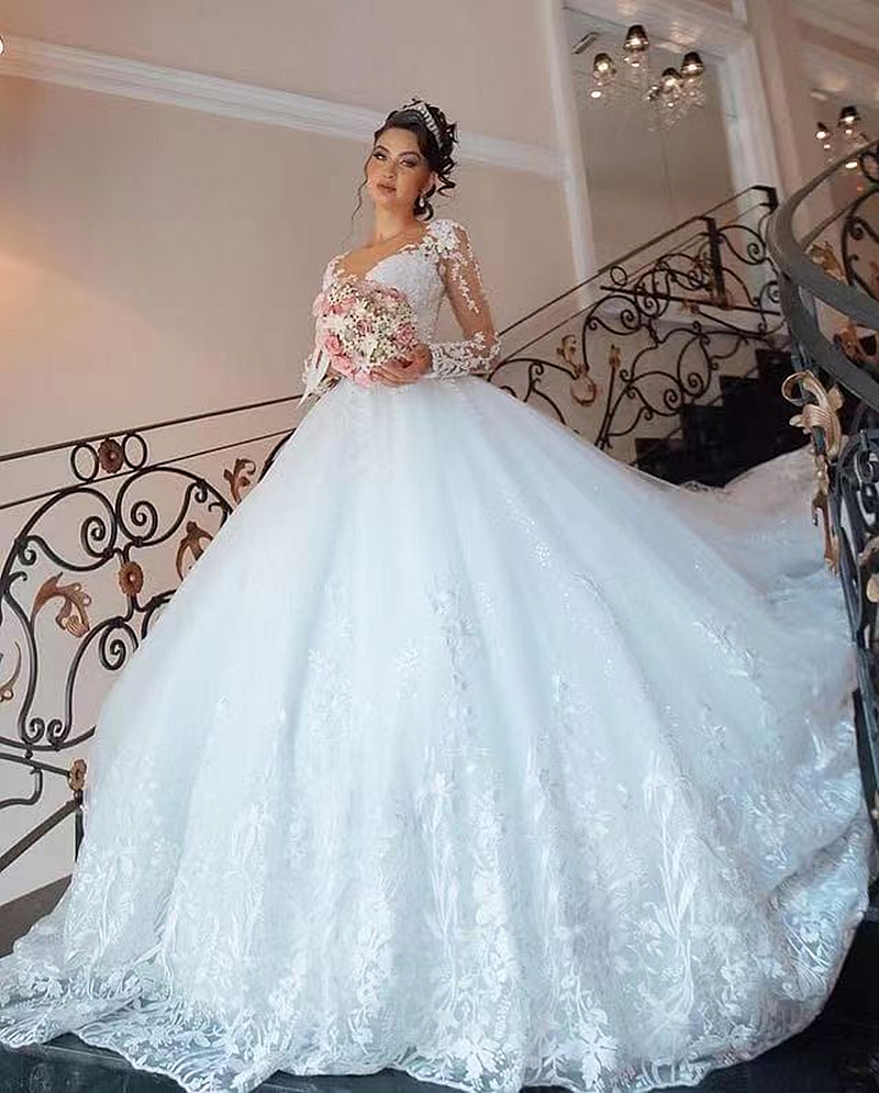 Romantic Long Sleeves Wedding Dresses Court Train Beautiful Lace Appliques Gorgeous Ball Gown Bride Wear Plus Size Vestido De Novia 2023