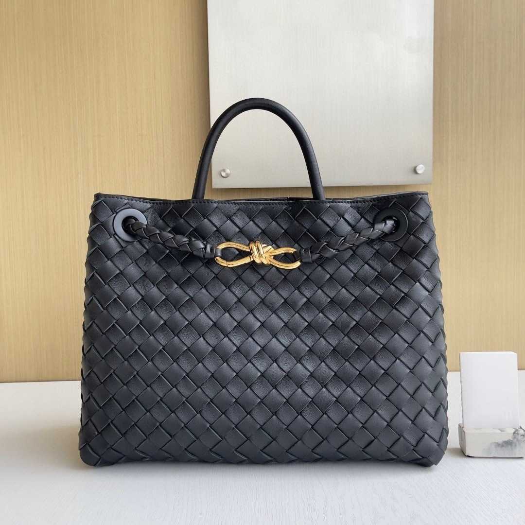 2024 Family 8-E Buckle Andiamo Original Leather Designer New Woven Womens Portable Single Shoulder Crossbody Official Document Tote Bag 1136Ess