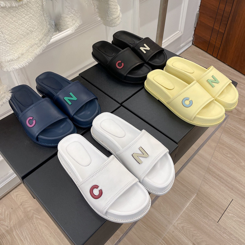 Woman Fashion Rubber Sandals Platform Pool Comfort Slides Slippers Classic Thick Bottom Slide Oversize Beach Footwear Casual Party
Woman Fashion Rubber Sandals Platform Pool Comfort Slides Slippers Classic Thick Bottom Slide Oversize Beach Footwear Casual Party
