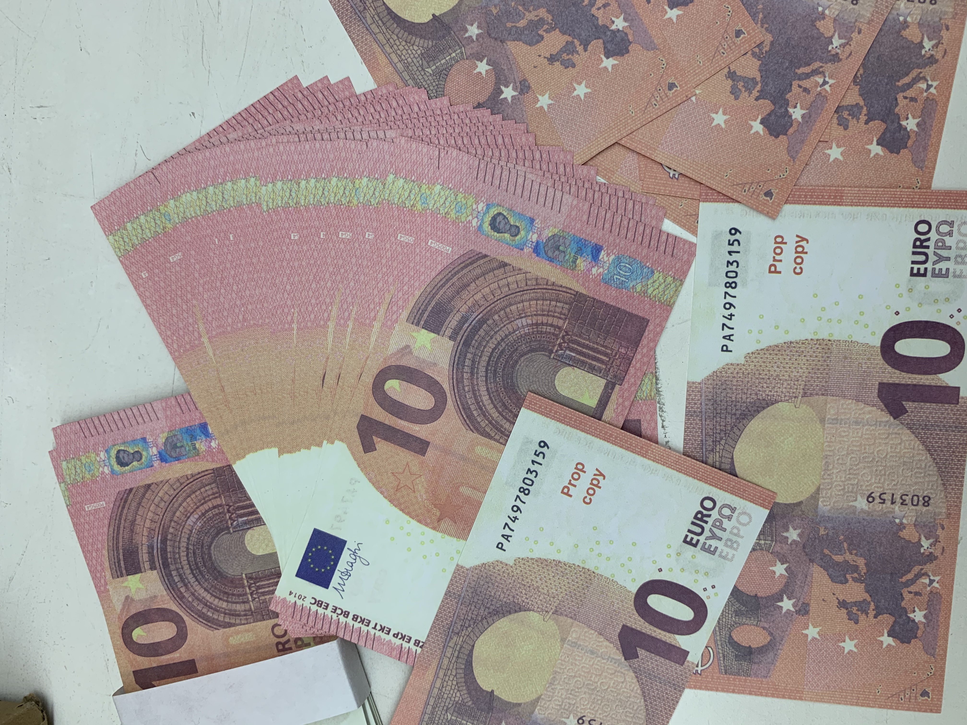 Fake Prop Money Hot Stage Counterfeit Movie Bar 10 Euro Atmosphere Play L01 Banknote Prop Toy Sale Party Collection 10s
Fake Prop Money Hot Stage Counterfeit Movie Bar 10 Euro Atmosphere Play L01 Banknote Prop Toy Sale Party Collection 10s