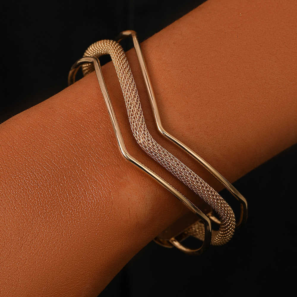 Wolf Tide V-shaped 3 Layers Hollow Bangle Bracelet For Women Open Cuff Adjustable Fashion Personality Exit Trend High Grade Gold Color Metal Mesh Chai