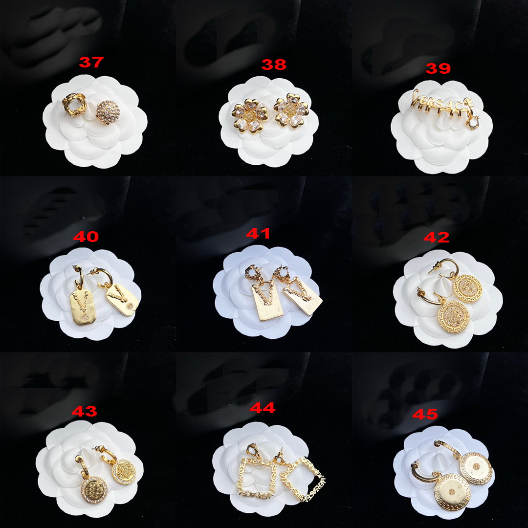 Fashion Beauty Head Candy Tassel Pendant Letter Earrings Dangle Chandelier Banshee Head Portrait Greece Meander Pattern Jewelry Accessories Gift XVER7