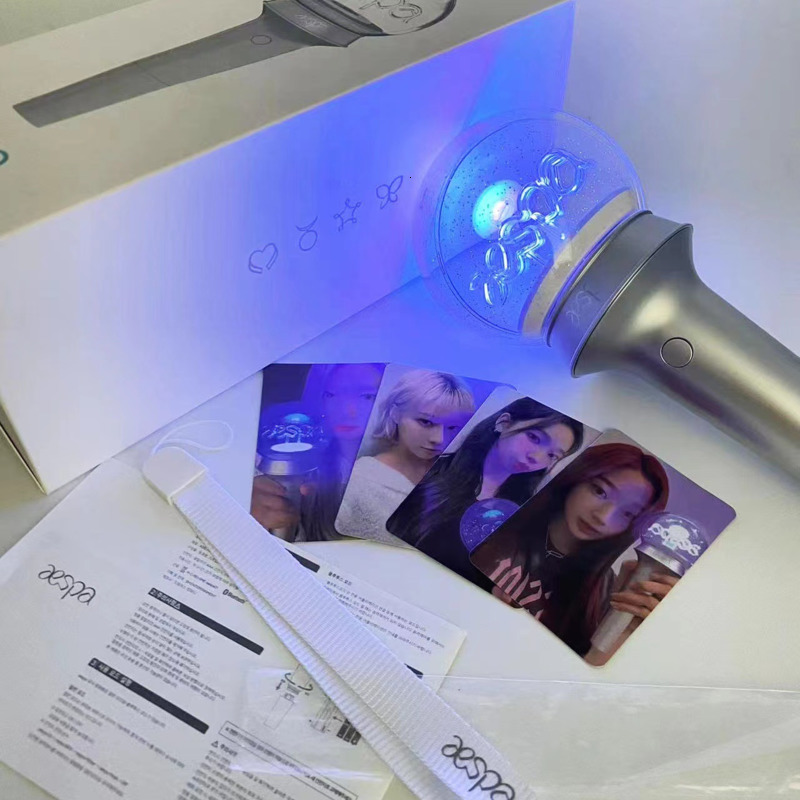 LED Light Sticks Kpops Lightstick Karina Giselles Winter Ning No Bluetooth Concert Hand Lamp Party Flash Fluorescent Toy Fans Collection 230705
