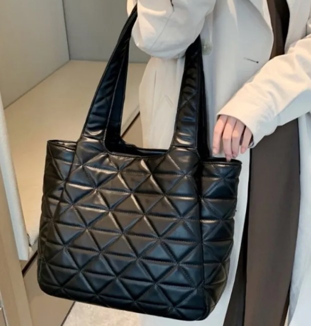 Luxurys Designers Shoulder Handbag bags Purse Women with letters crossbody canvas shoulders lady Tote chains handbags bags, Black
Luxurys Designers Shoulder Handbag bags Purse Women with letters crossbody canvas shoulders lady Tote chains handbags bags, Black