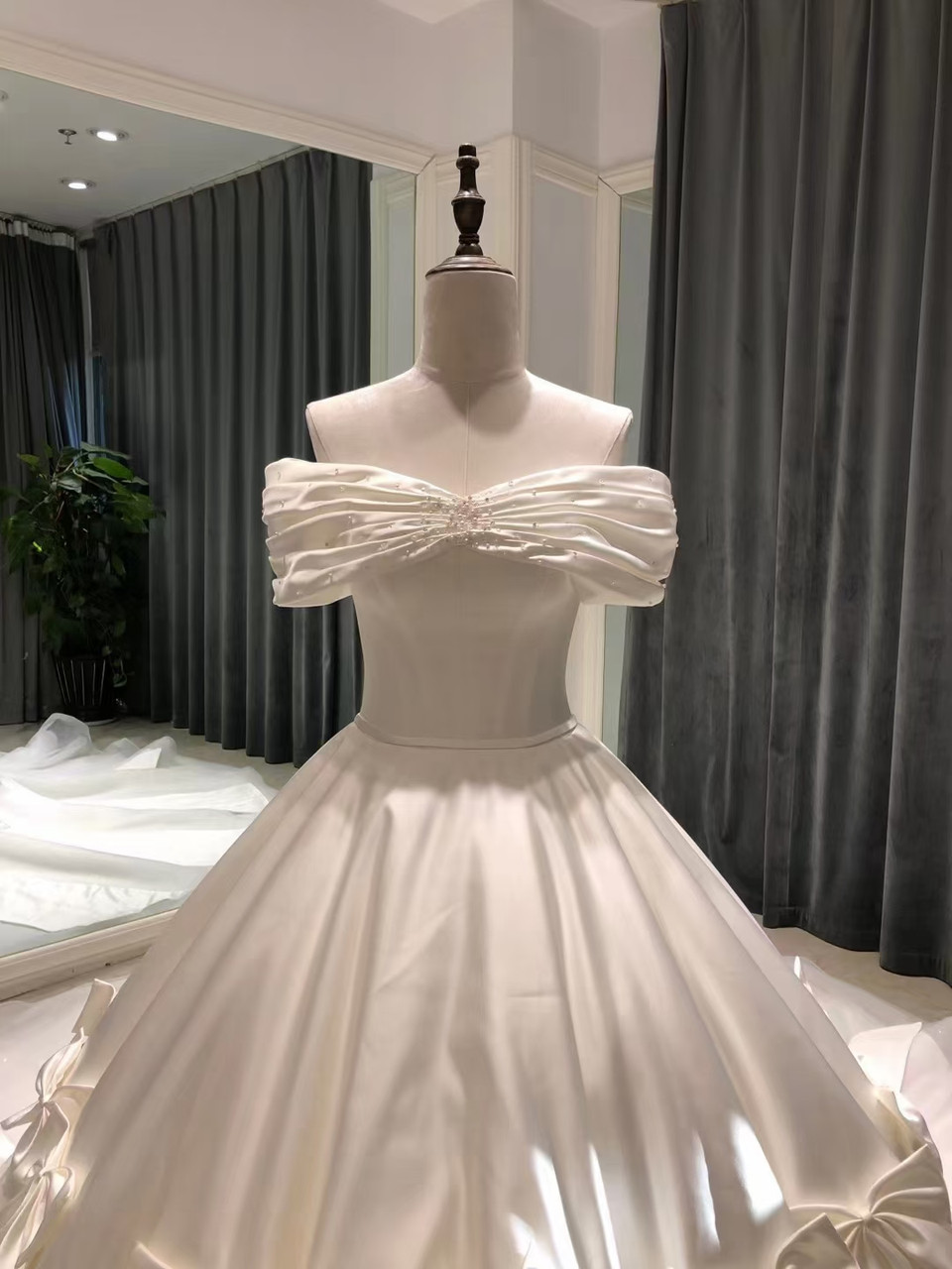 White Tulle Satin Off the Shoulder Wedding Dresses princess bow beaded pearls church royal bridal gown vestido de noiva