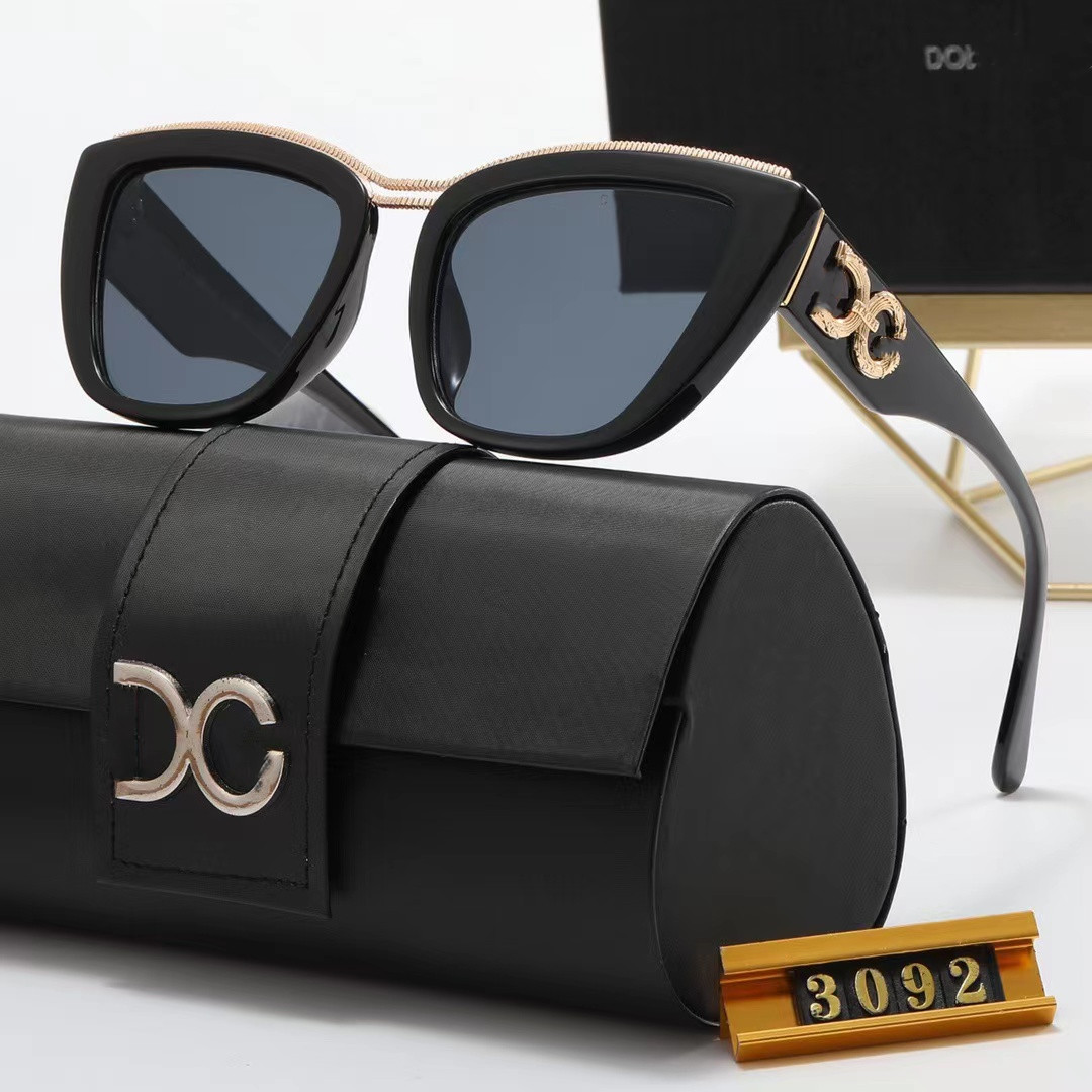 Designer Sunglasses For Women and Men Fashion Model Special UV 400 Protection Letter Big Leg Double Beam Frame Outdoor Brands Design Alloy Diamond Sunglasses 3092
Designer Sunglasses For Women and Men Fashion Model Special UV 400 Protection Letter Big Leg Double Beam Frame Outdoor Brands Design Alloy Diamond Sunglasses 3092