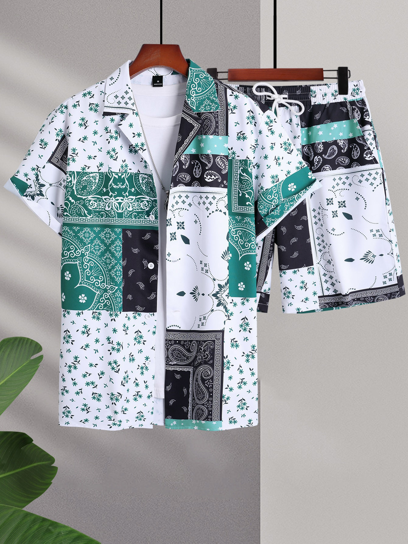 Men's Tracksuits random Paisley scarf printed shirt and no Tshirt brushed shorts 230705