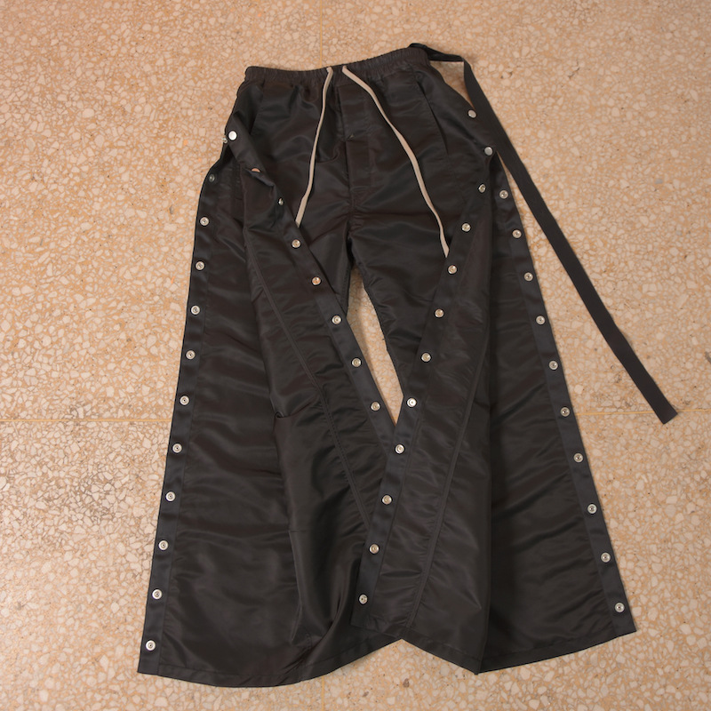 Rick Men Pants Black Sweatpants Nylon Breasted Pants Casual Pants Straight Tube Women Pants Owens Men Streetwear Men Causal Pants
Rick Men Pants Black Sweatpants Nylon Breasted Pants Casual Pants Straight Tube Women Pants Owens Men Streetwear Men Causal Pants