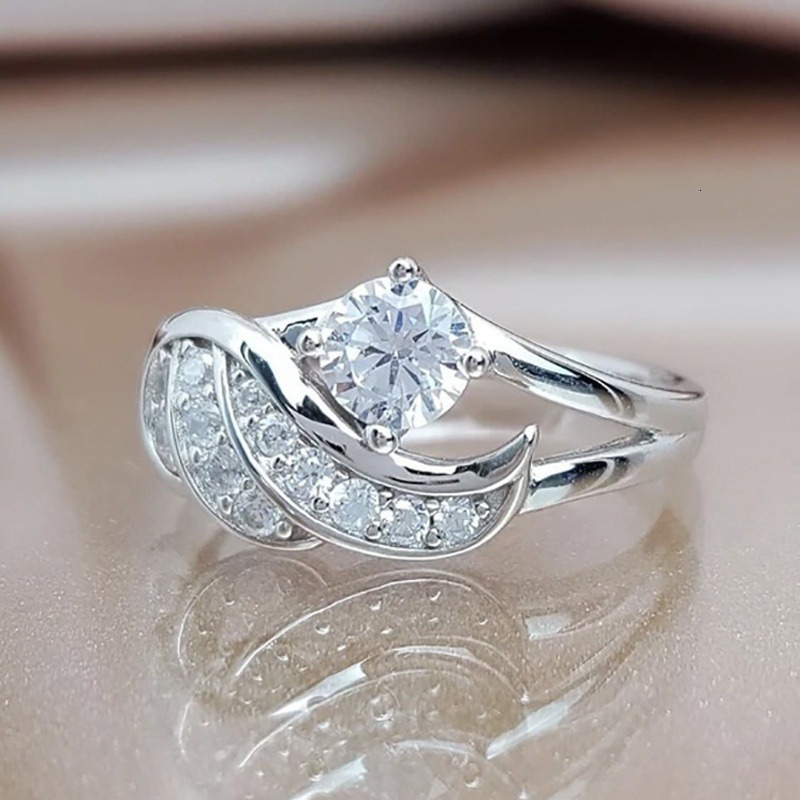 Wedding Rings Classic Fashion Women Rings Metal Gold Color White Zircon Ring for Women Romantic Bride Girl Proposal Ring Wedding Jewelry Gift 230706
