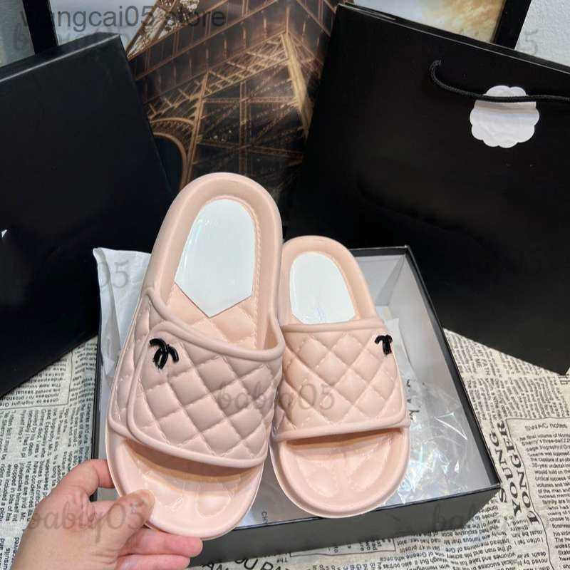 Slippers designer sandals ladies summer flat beach luxury slippers letter drag Platform Fashion Men Women Sandals babiq05, As shown in the picture
Slippers designer sandals ladies summer flat beach luxury slippers letter drag Platform Fashion Men Women Sandals babiq05, As shown in the picture
