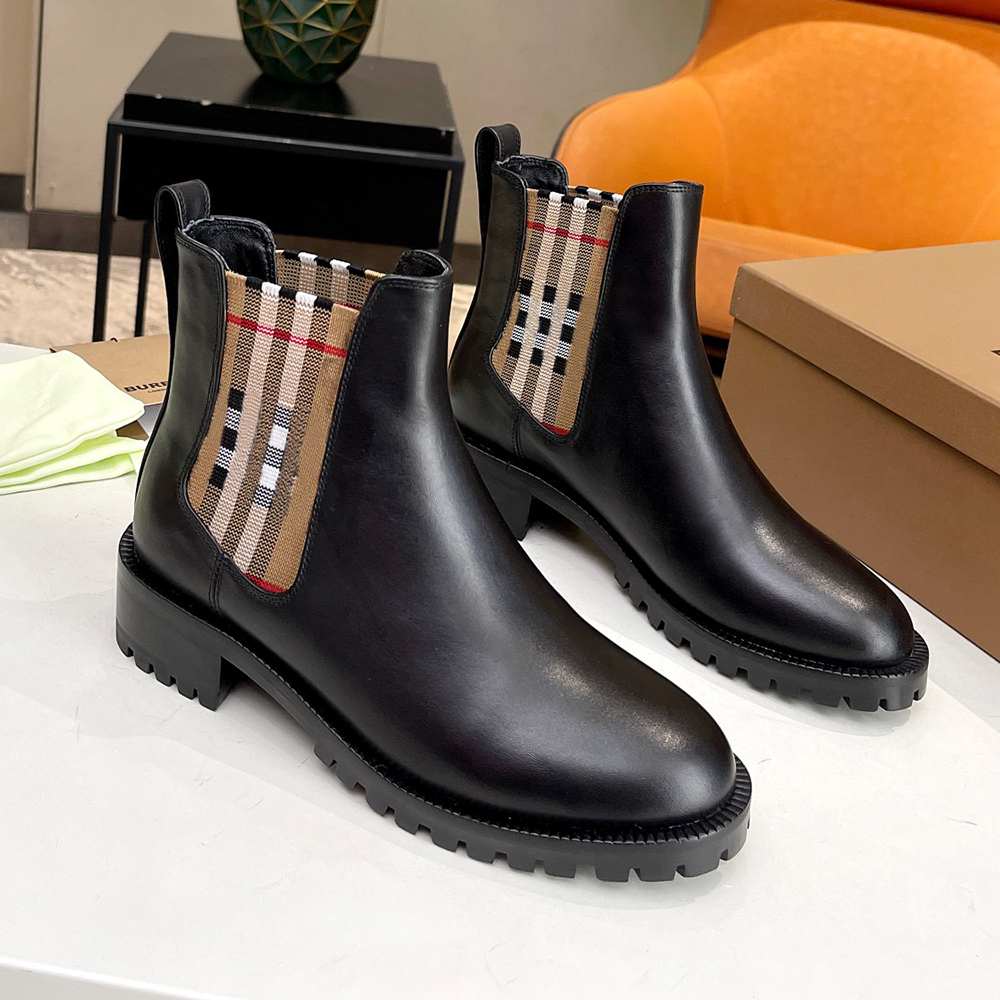 Black Elasticated chunky biker ankle boots platform leather leather Chelsea Boots with notched sole heavy duty luxury designers brands shoes for women Knight Boots
Black Elasticated chunky biker ankle boots platform leather leather Chelsea Boots with notched sole heavy duty luxury designers brands shoes for women Knight Boots