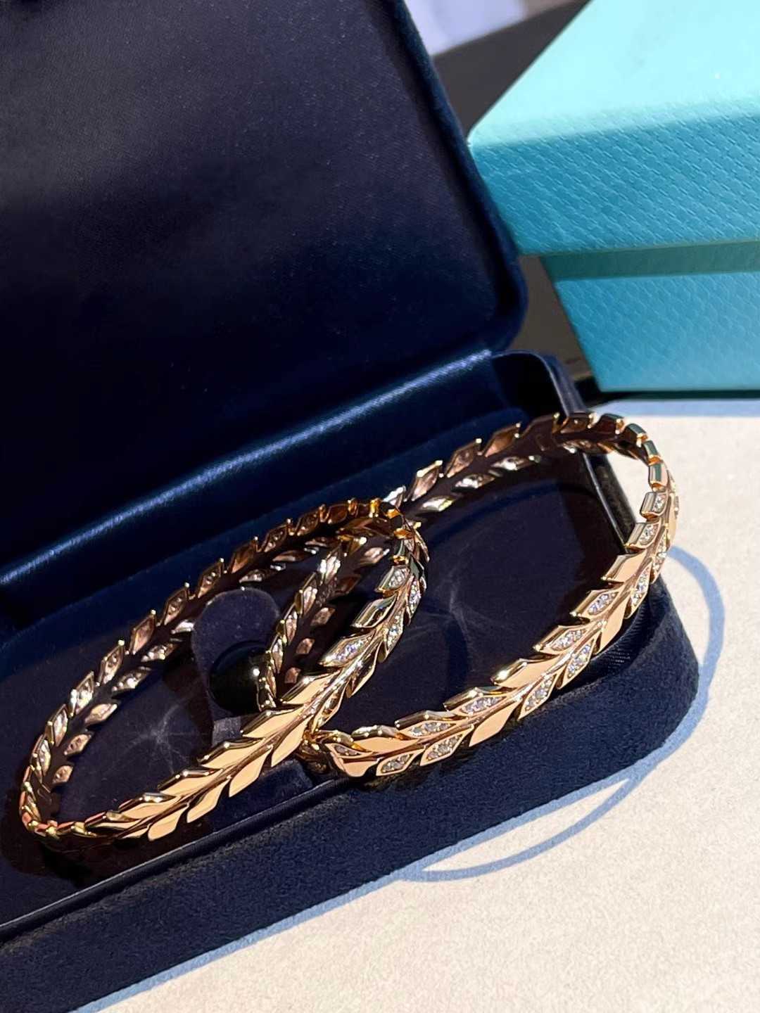 Counter quality 2023 New Victoria Rose Gold Leaf Bracelet Sterling Silver Plated Ornament Elegant Vine Girl tiffay With logo