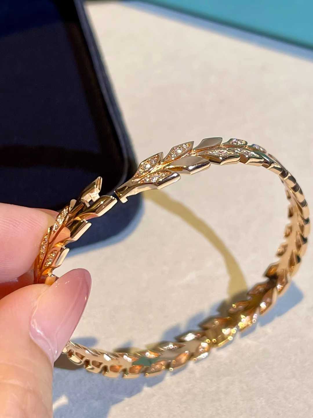 Counter quality 2023 New Victoria Rose Gold Leaf Bracelet Sterling Silver Plated Ornament Elegant Vine Girl tiffay With logo