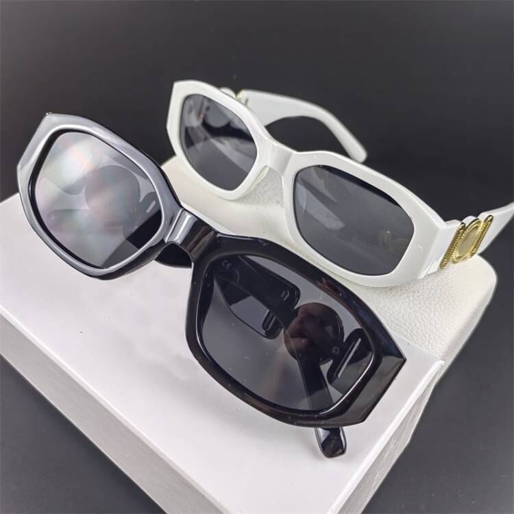 Luxury designer sunglasses for women mens glasses polarized uv protectio lunette gafas de sol shades goggle with box beach sun small frame fashion sunglasses
Luxury designer sunglasses for women mens glasses polarized uv protectio lunette gafas de sol shades goggle with box beach sun small frame fashion sunglasses