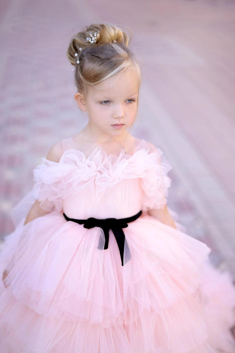 Lovely Pink High Low Girls Pageant Dresses O Neck Ruffles Tiere Kids Prom Party Gown Black Bow Tie Belt Layered Kids Celebrity Dress