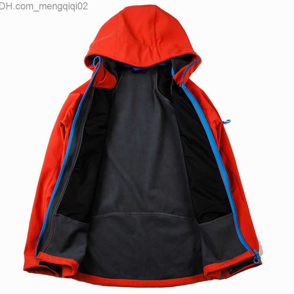 Men's Jackets The men DESCENTE Softshell jacket face coat Men Outdoors Sports Coats men Ski Hiking Windproof Winter Outwear Soft Shell jacket Z23