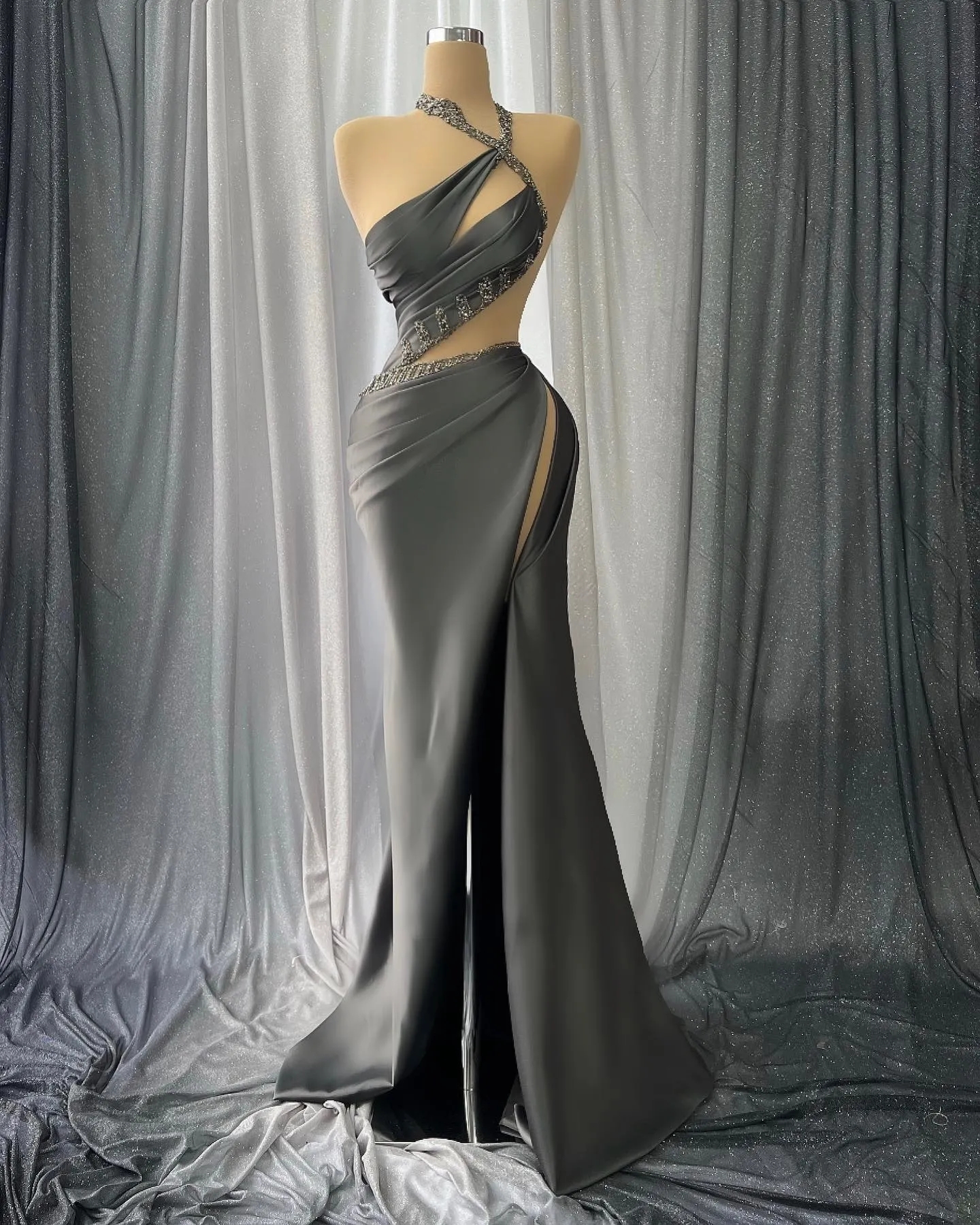 Sexy Gray Satin Mermaid Prom Dresses Hlater Neck Sequins Front Split Formal Evening Ocn Gowns Vestidos De Novia