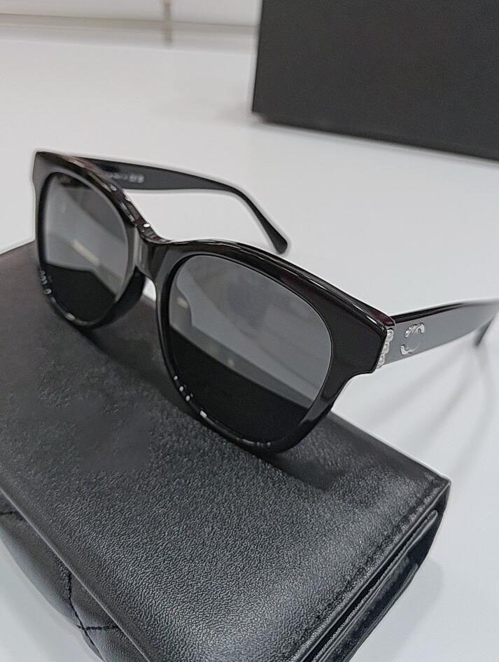 high quality channel Sunglasses round sunglasses Top ch Original men famous Classic retro brand eyeglass fashion design women sunglasses
high quality channel Sunglasses round sunglasses Top ch Original men famous Classic retro brand eyeglass fashion design women sunglasses
