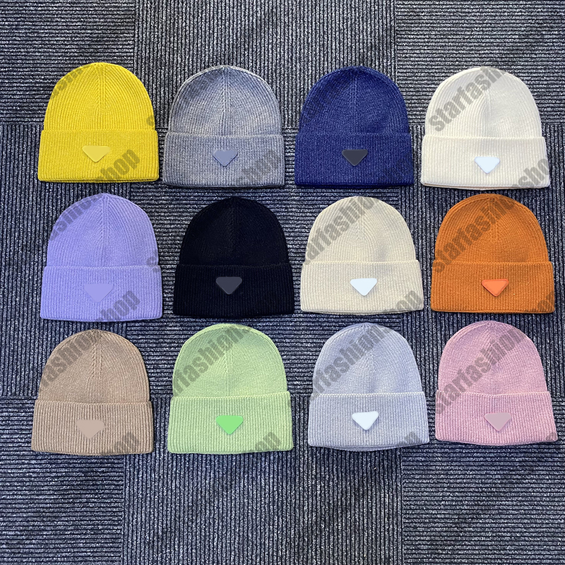 Designer Beanie knitted wool hat pure cotton hat windproof cold resistant fashionable for indoor and outdoor wear hat can be given as a gift high quality, Grey
Designer Beanie knitted wool hat pure cotton hat windproof cold resistant fashionable for indoor and outdoor wear hat can be given as a gift high quality, Grey